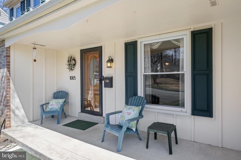 1005 EDWARDS DRIVE