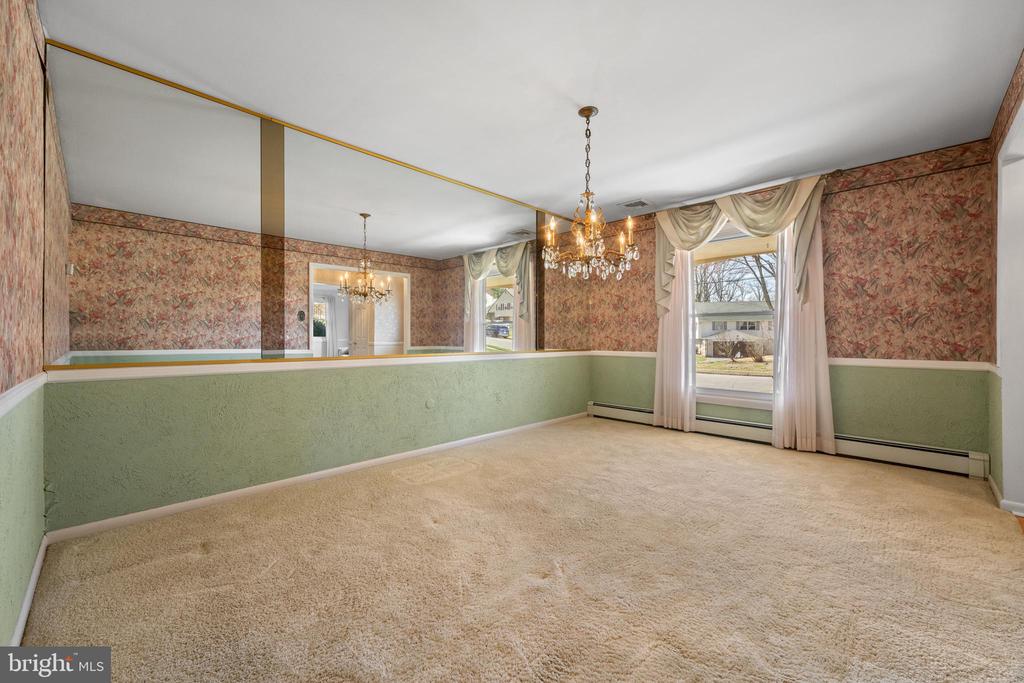 1005 EDWARDS DRIVE