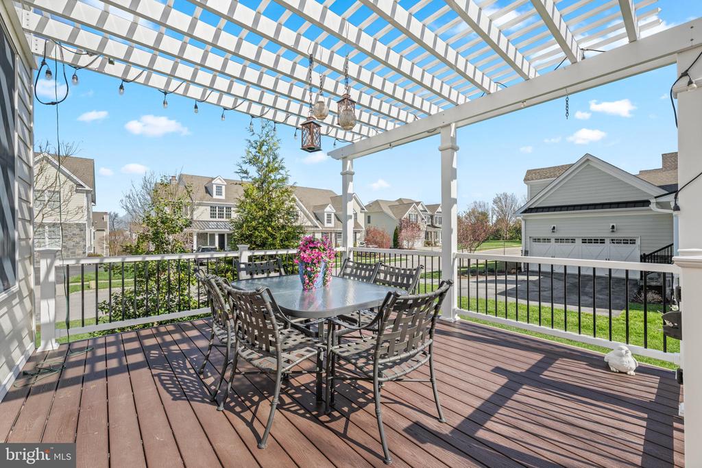 407 BERLO LANE