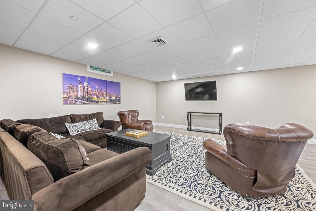 407 BERLO LANE