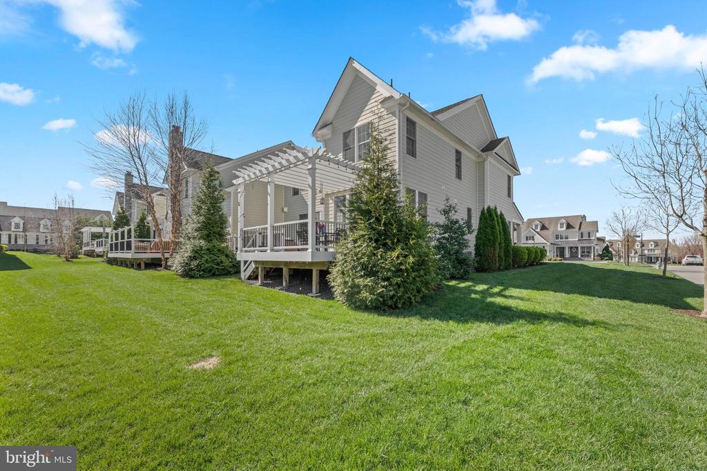 407 BERLO LANE