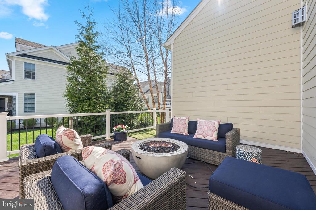 407 BERLO LANE