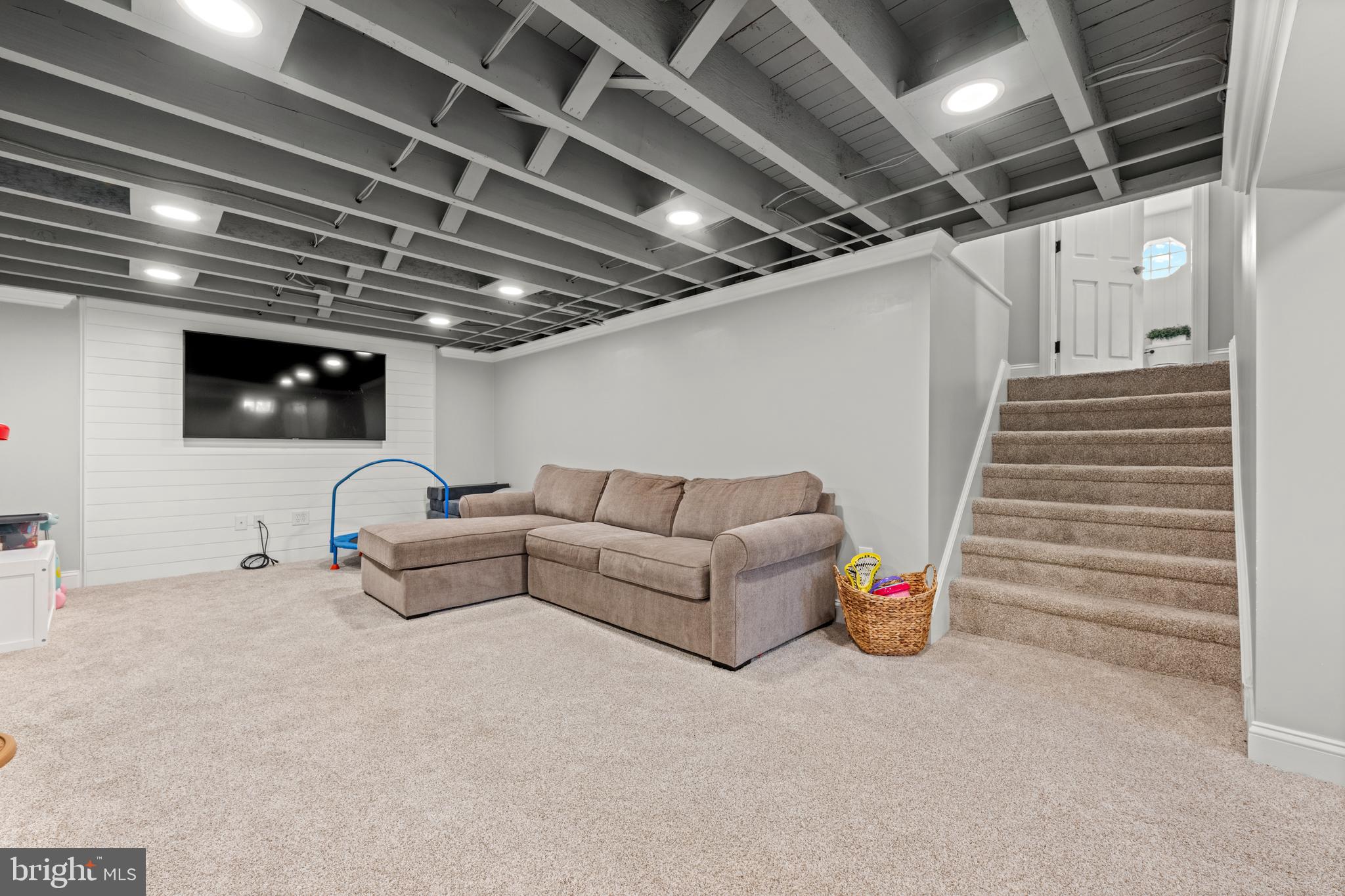 221 HEMLOCK LANE