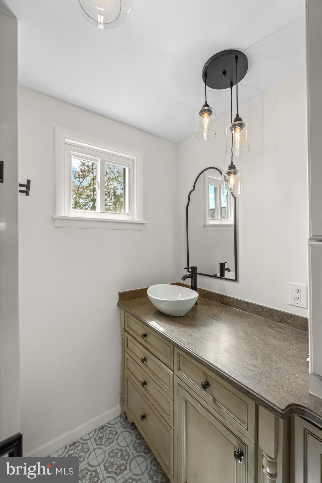 221 HEMLOCK LANE