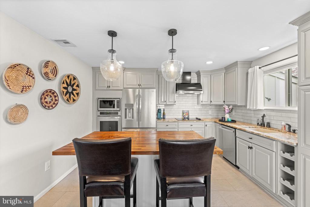 221 HEMLOCK LANE