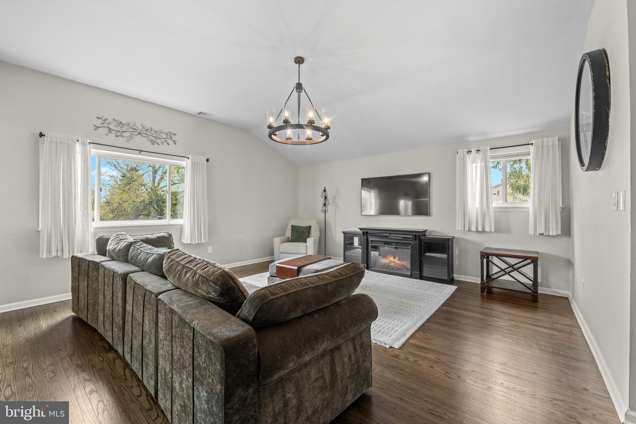 221 HEMLOCK LANE