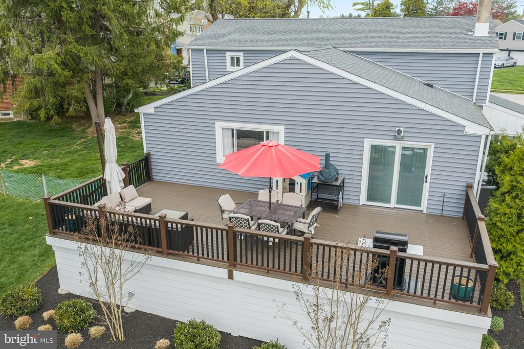 221 HEMLOCK LANE