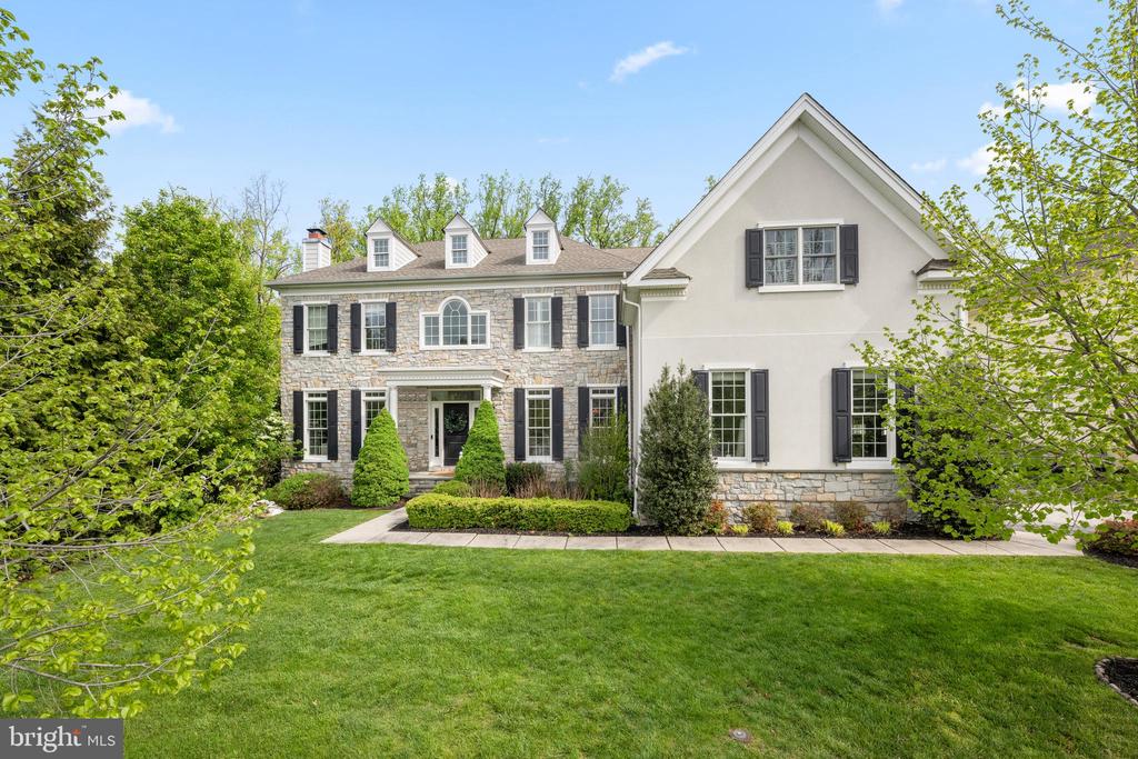 3907 WOODLAND DRIVE