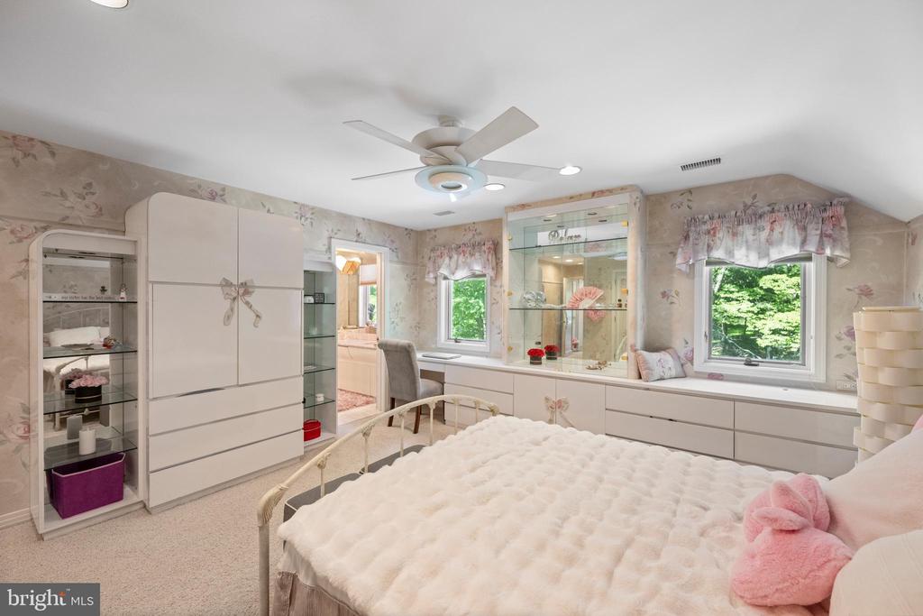 46 SLEEPY HOLLOW DRIVE