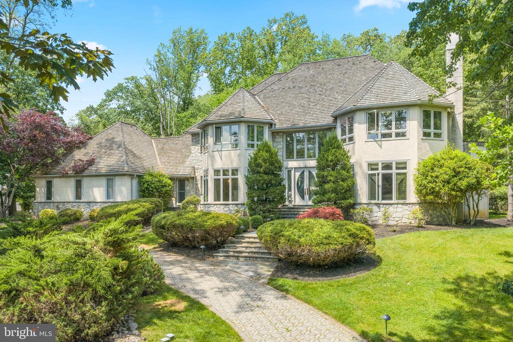 46 SLEEPY HOLLOW DRIVE