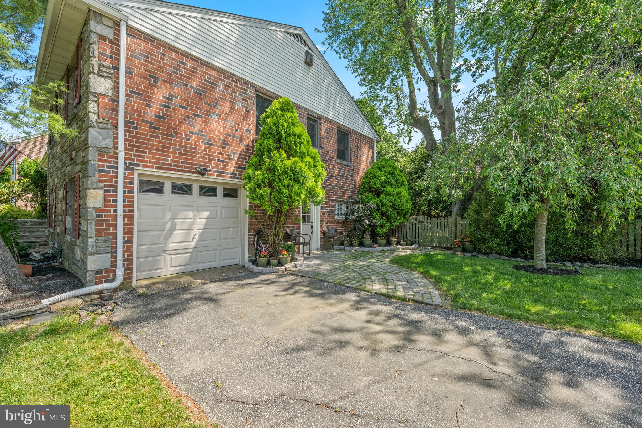 260 AVON ROAD