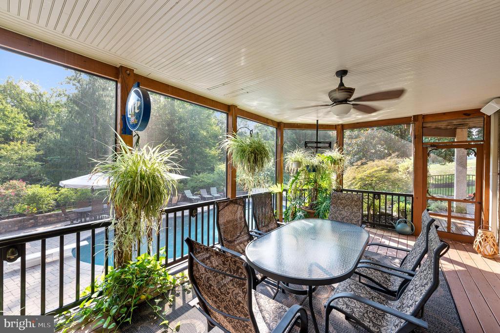 365 ARBOR CIRCLE