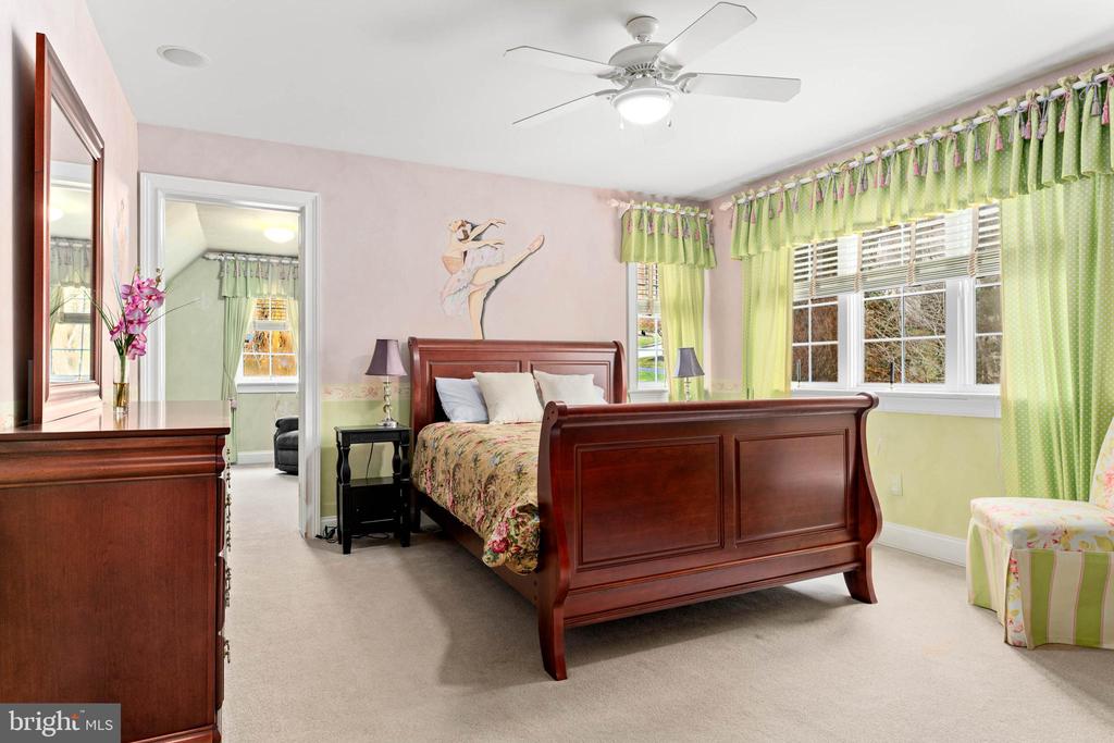 365 ARBOR CIRCLE