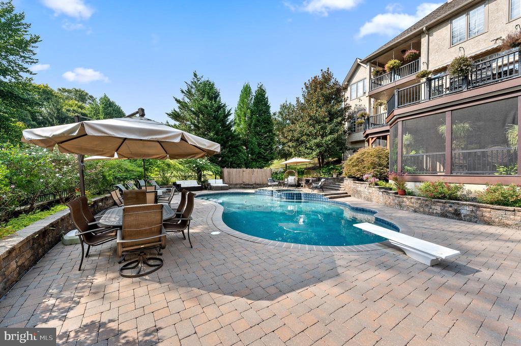 365 ARBOR CIRCLE