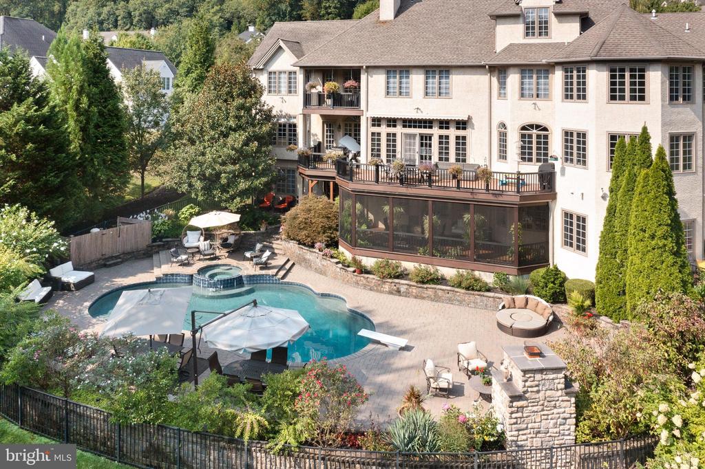 365 ARBOR CIRCLE