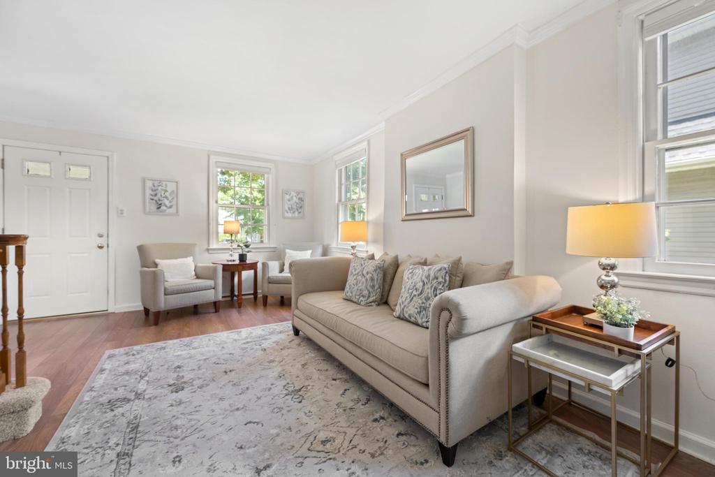 77 FOREST ROAD