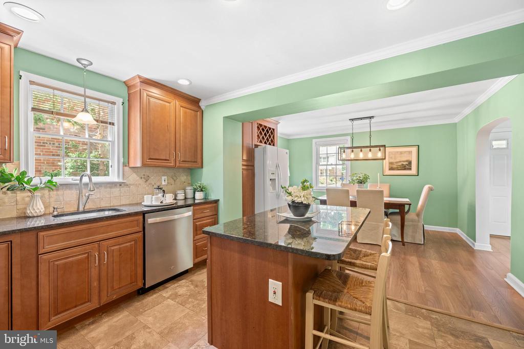 77 FOREST ROAD