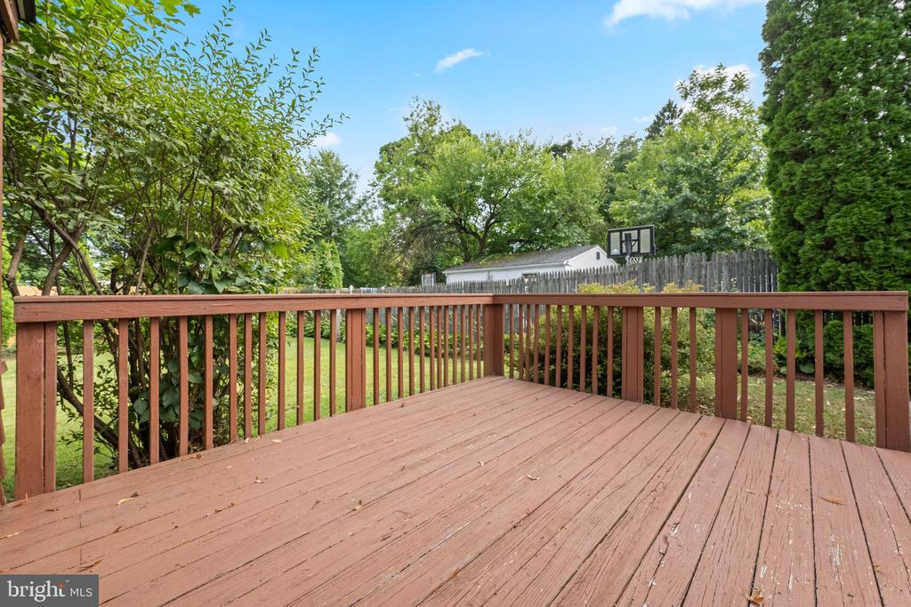 77 FOREST ROAD