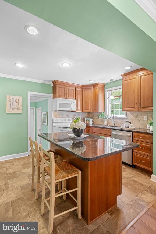 77 FOREST ROAD