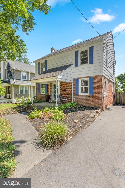 77 FOREST ROAD