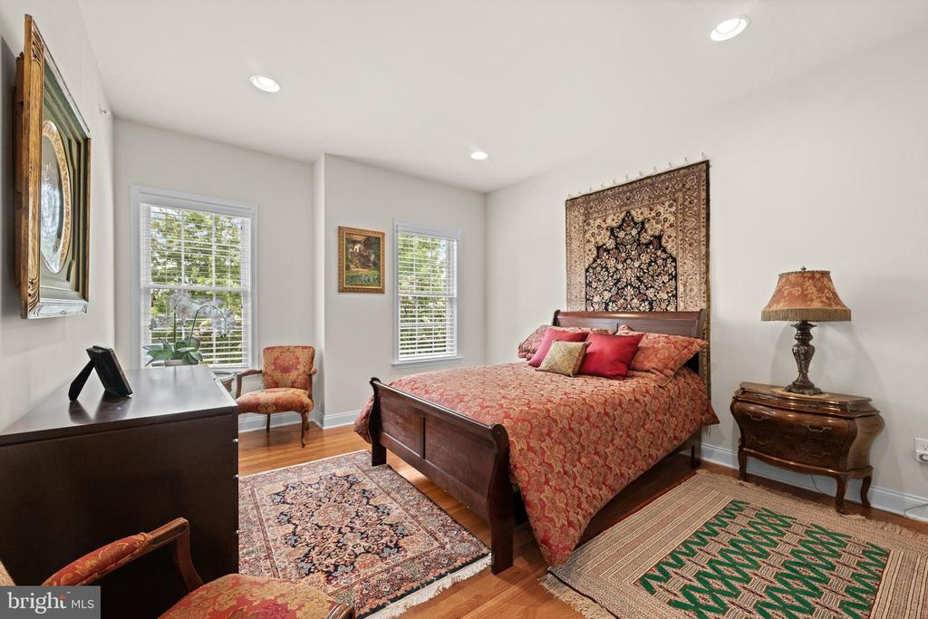 3723 ROSEMONT PASS