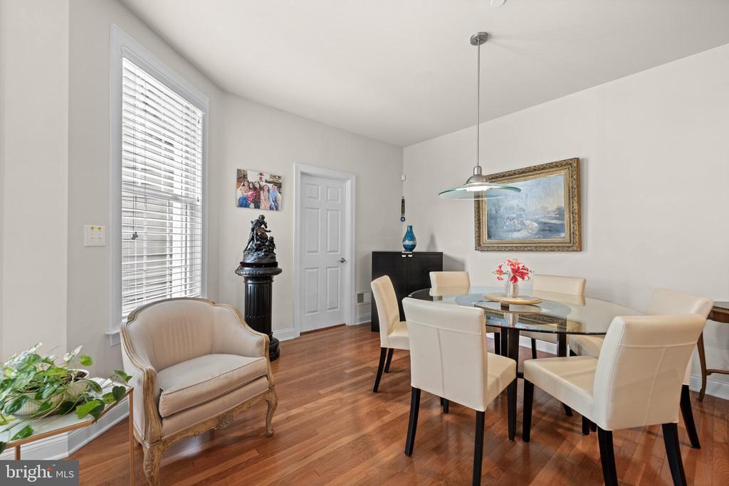 3723 ROSEMONT PASS