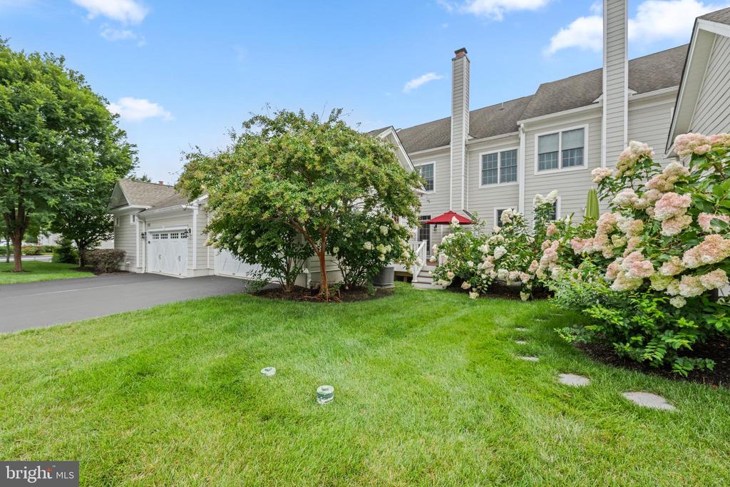3723 ROSEMONT PASS