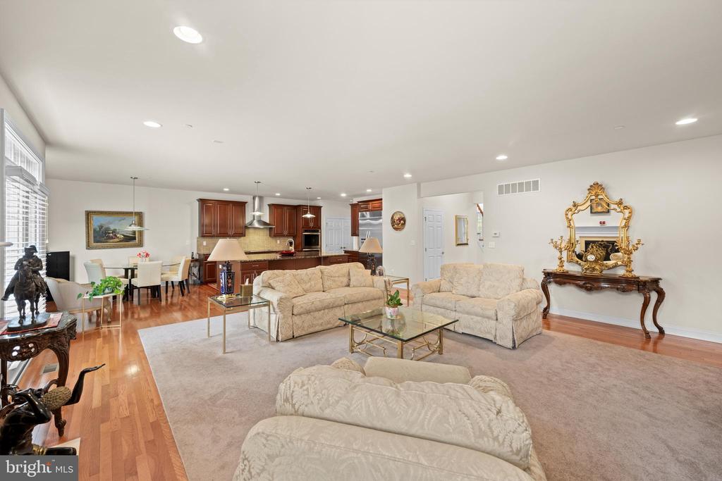 3723 ROSEMONT PASS