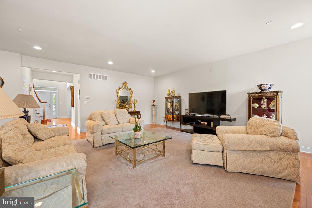 3723 ROSEMONT PASS