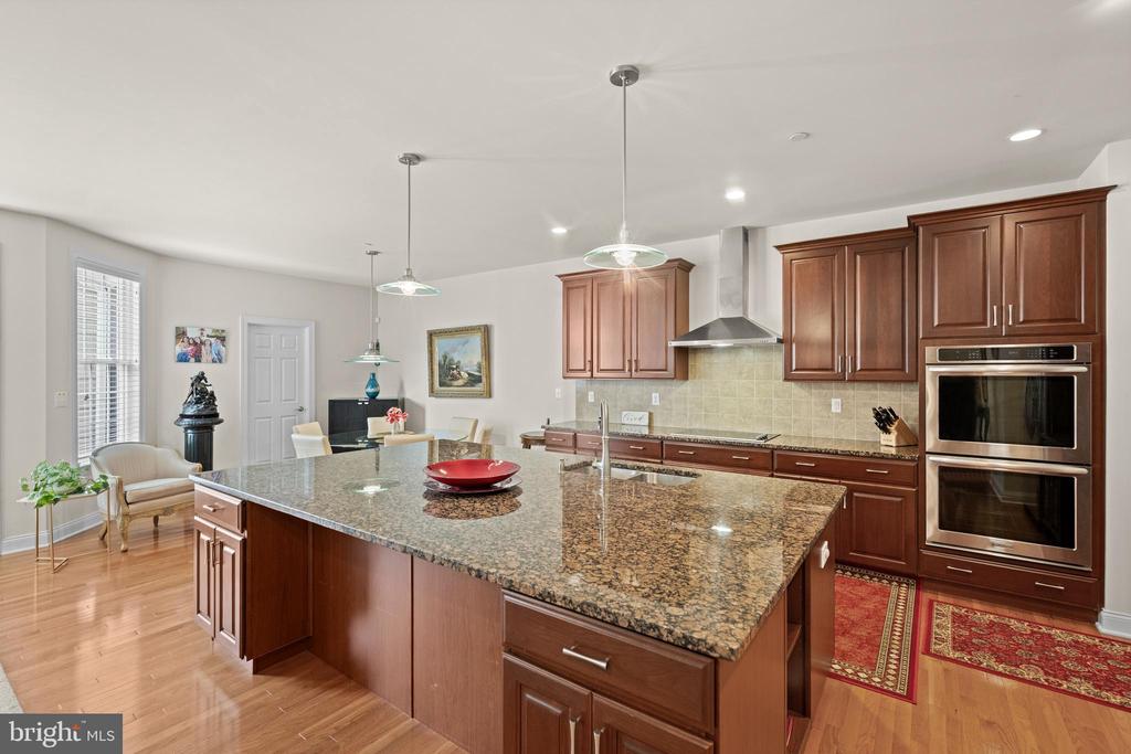 3723 ROSEMONT PASS