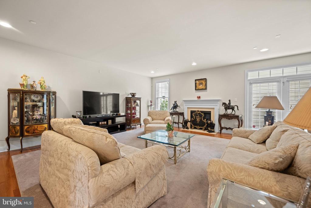 3723 ROSEMONT PASS