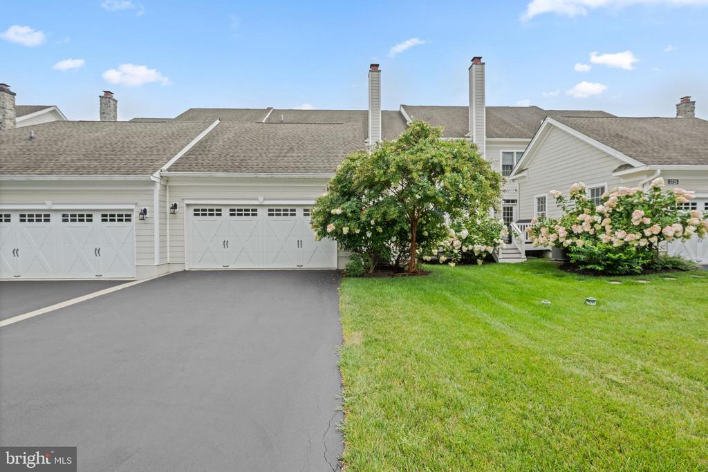 3723 ROSEMONT PASS