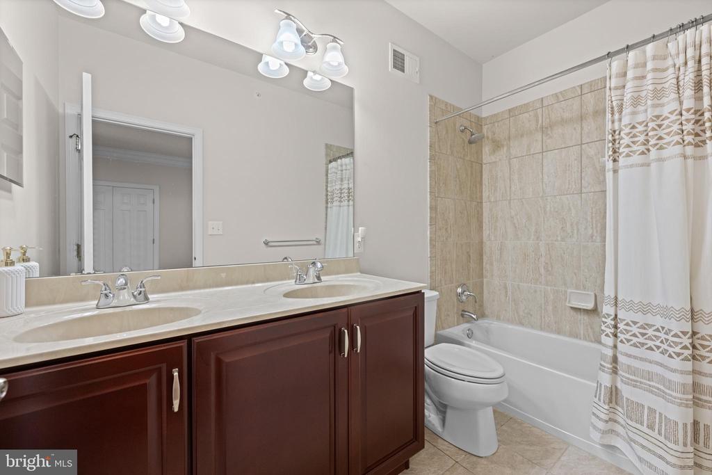 3723 ROSEMONT PASS
