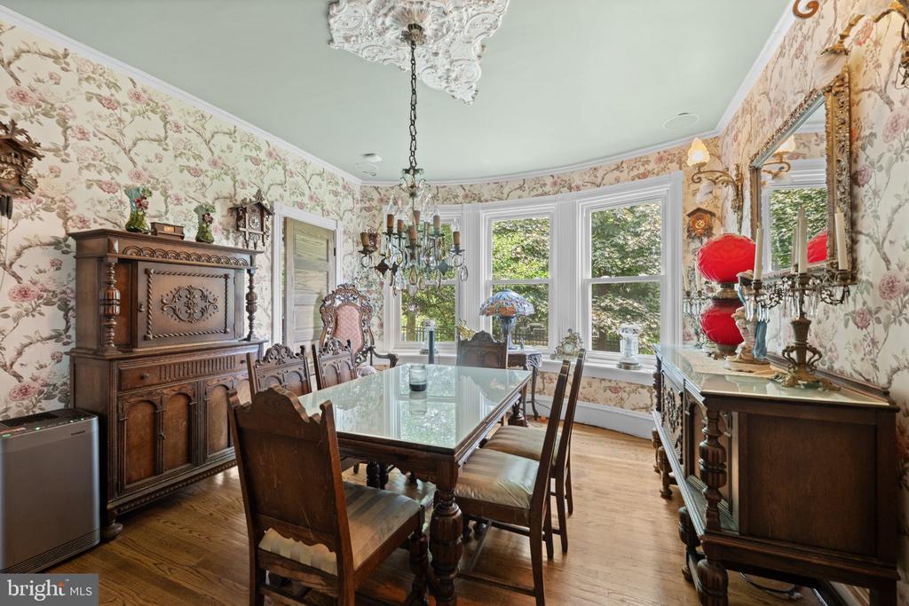 100 W RIDLEY AVENUE