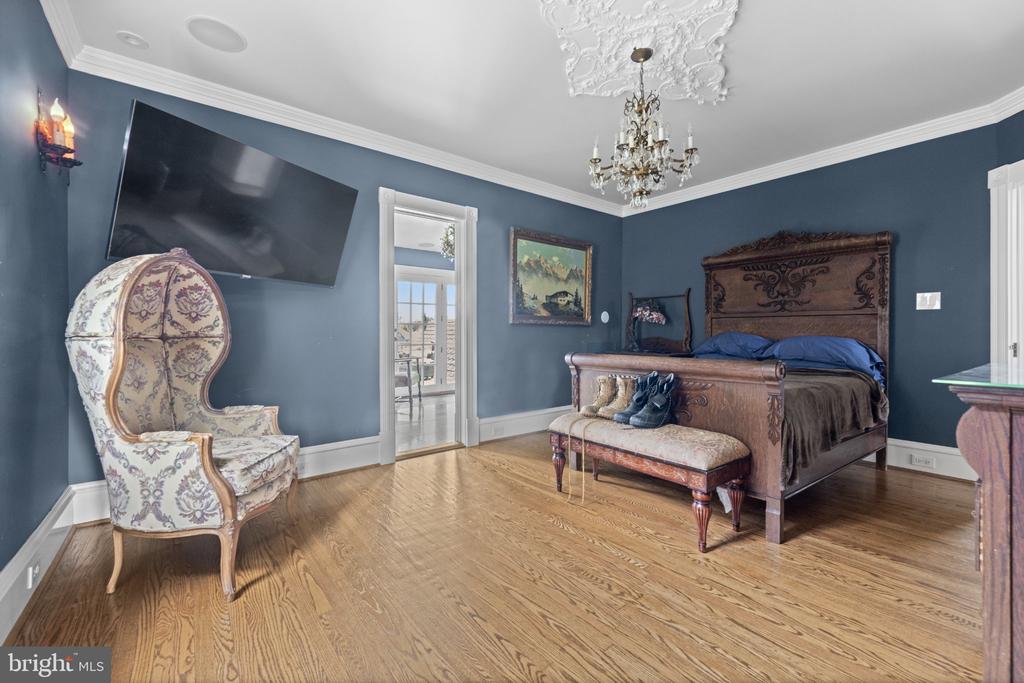 100 W RIDLEY AVENUE