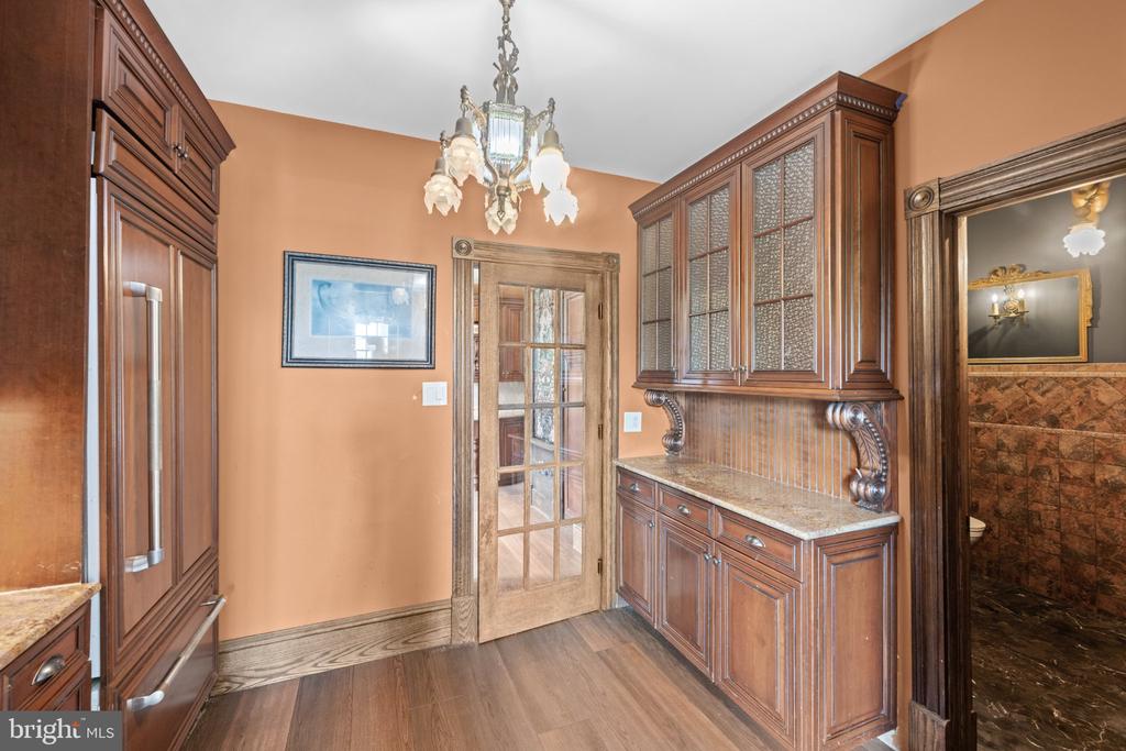 100 W RIDLEY AVENUE