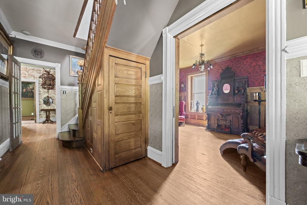 100 W RIDLEY AVENUE