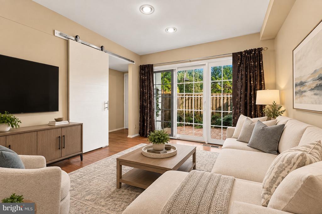 150 W KENILWORTH CIRCLE W