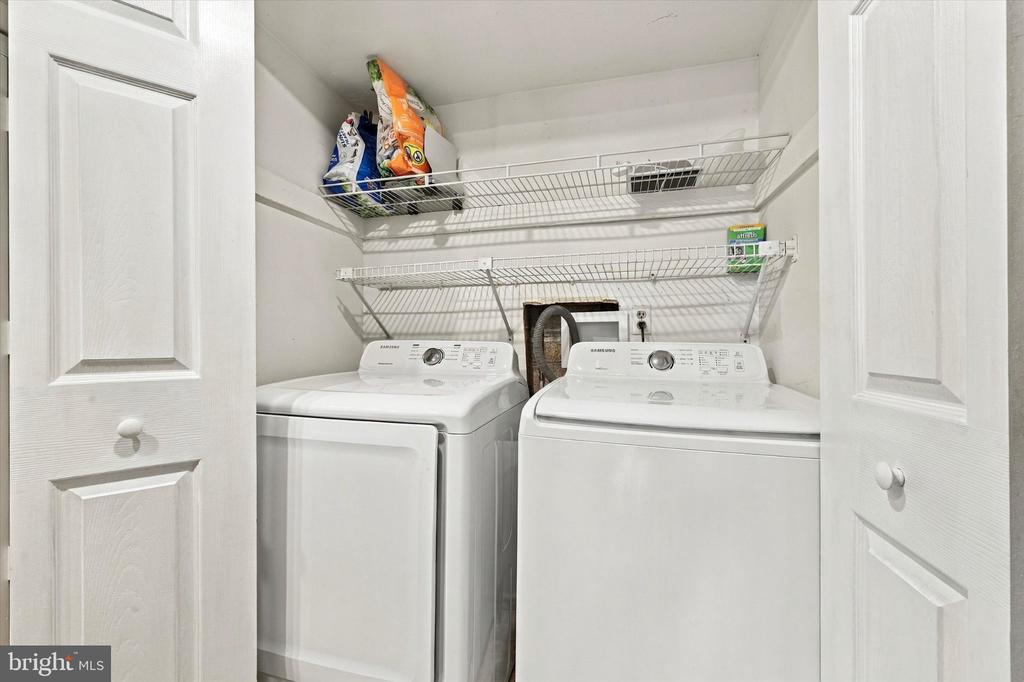 150 W KENILWORTH CIRCLE W
