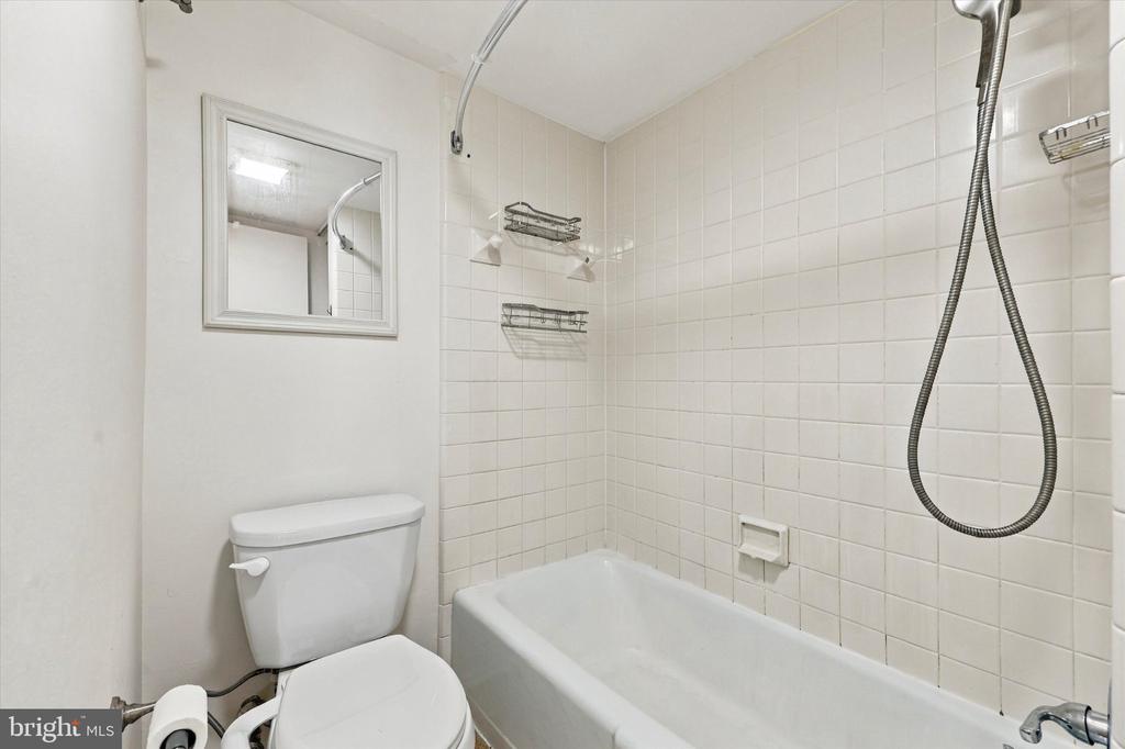 150 W KENILWORTH CIRCLE W
