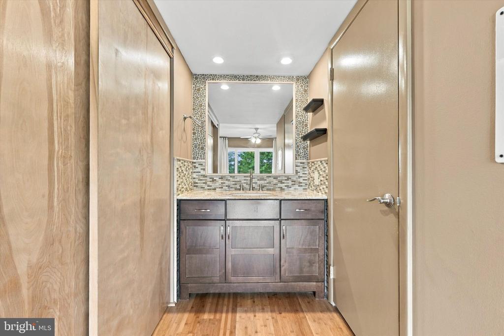 150 W KENILWORTH CIRCLE W