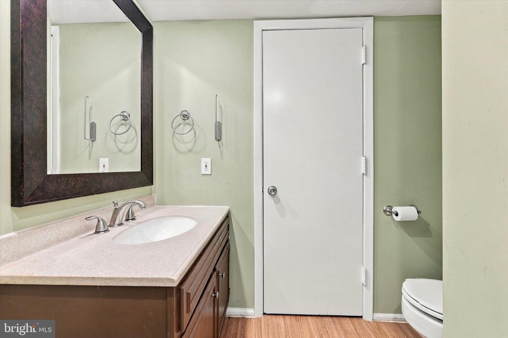 150 W KENILWORTH CIRCLE W