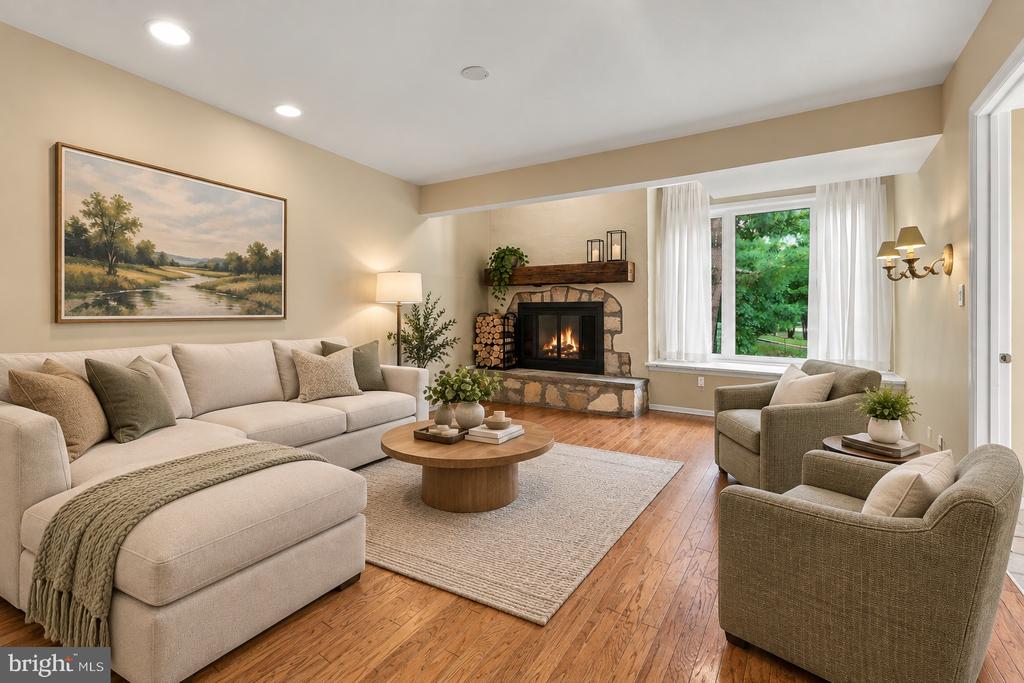 150 W KENILWORTH CIRCLE W