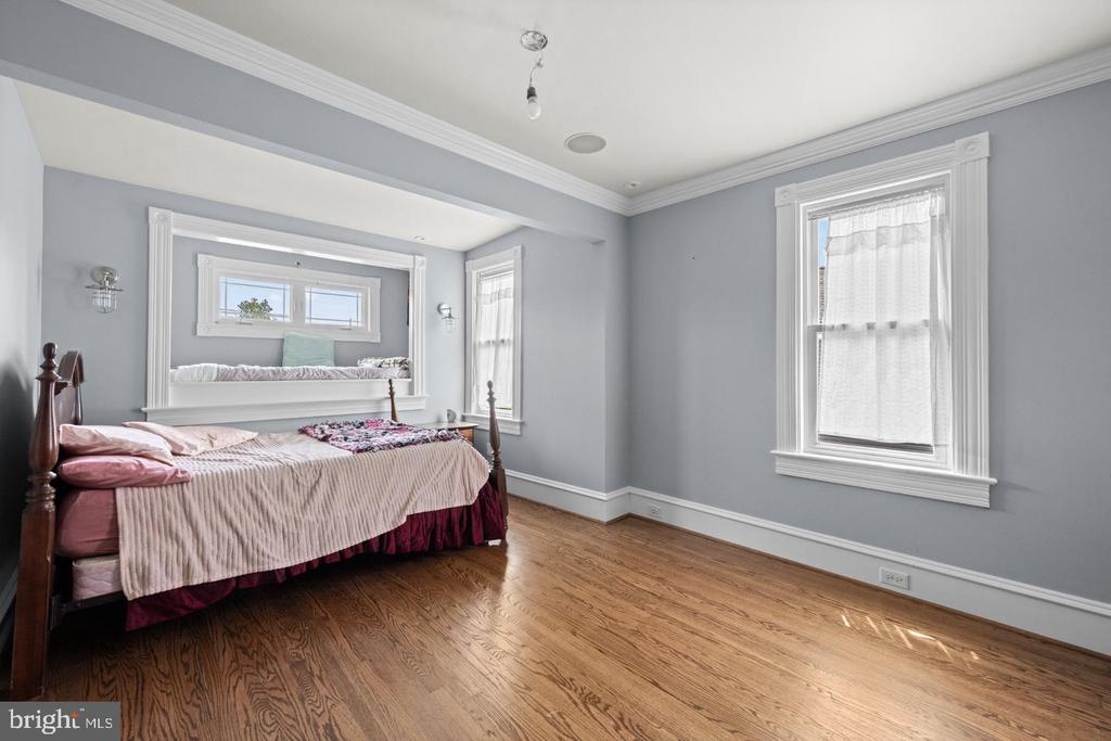 100 W RIDLEY AVENUE