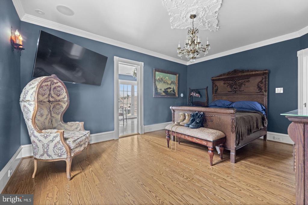 100 W RIDLEY AVENUE