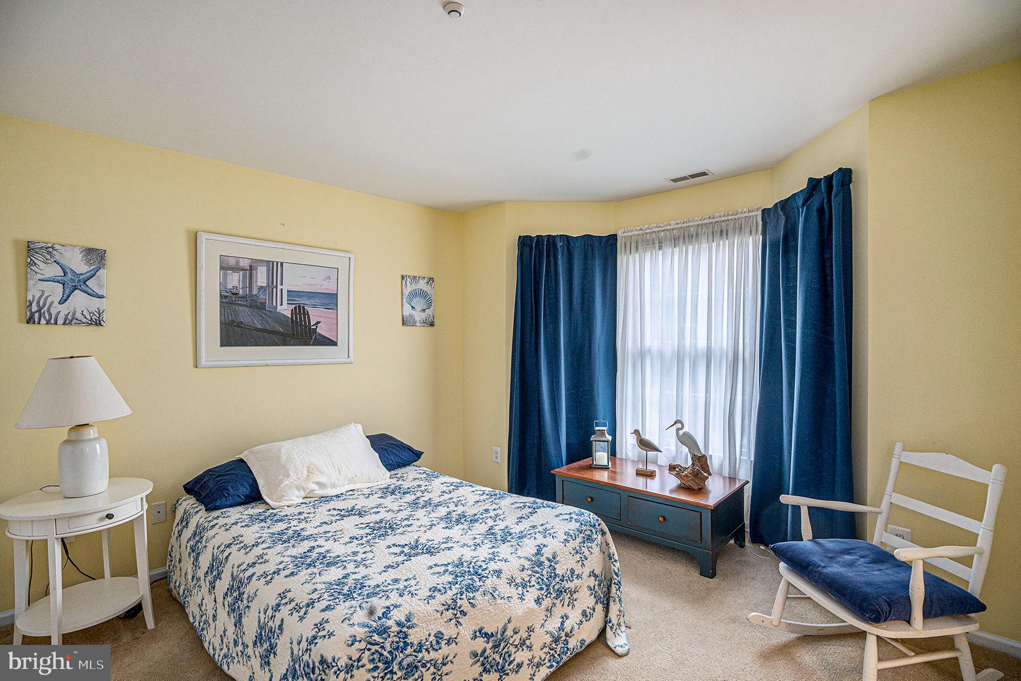 1018 RIVERVIEW LANE