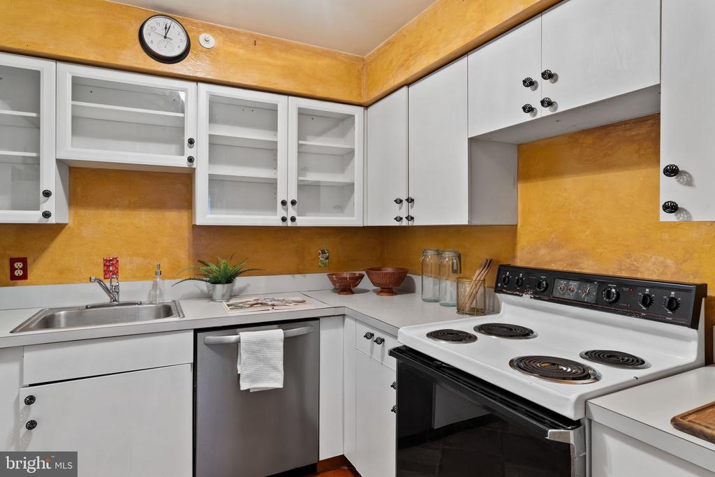 237 MONTGOMERY AVENUE 1-L