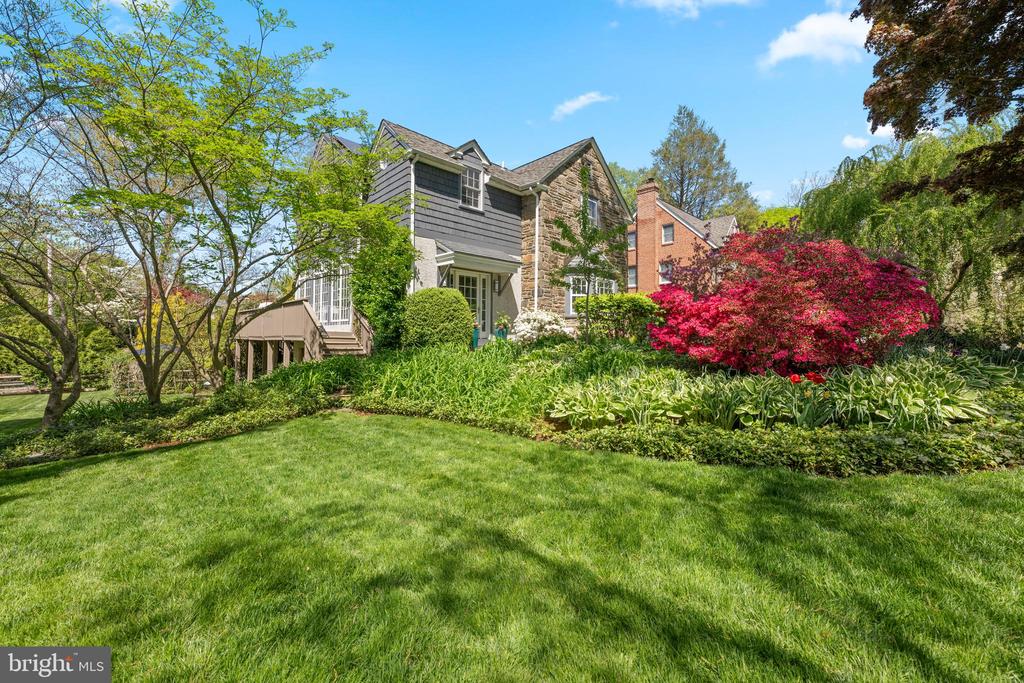 19 DERWEN ROAD