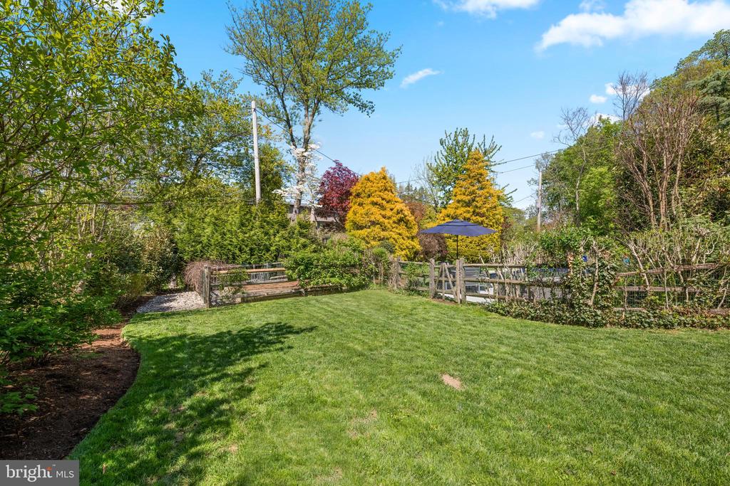 19 DERWEN ROAD