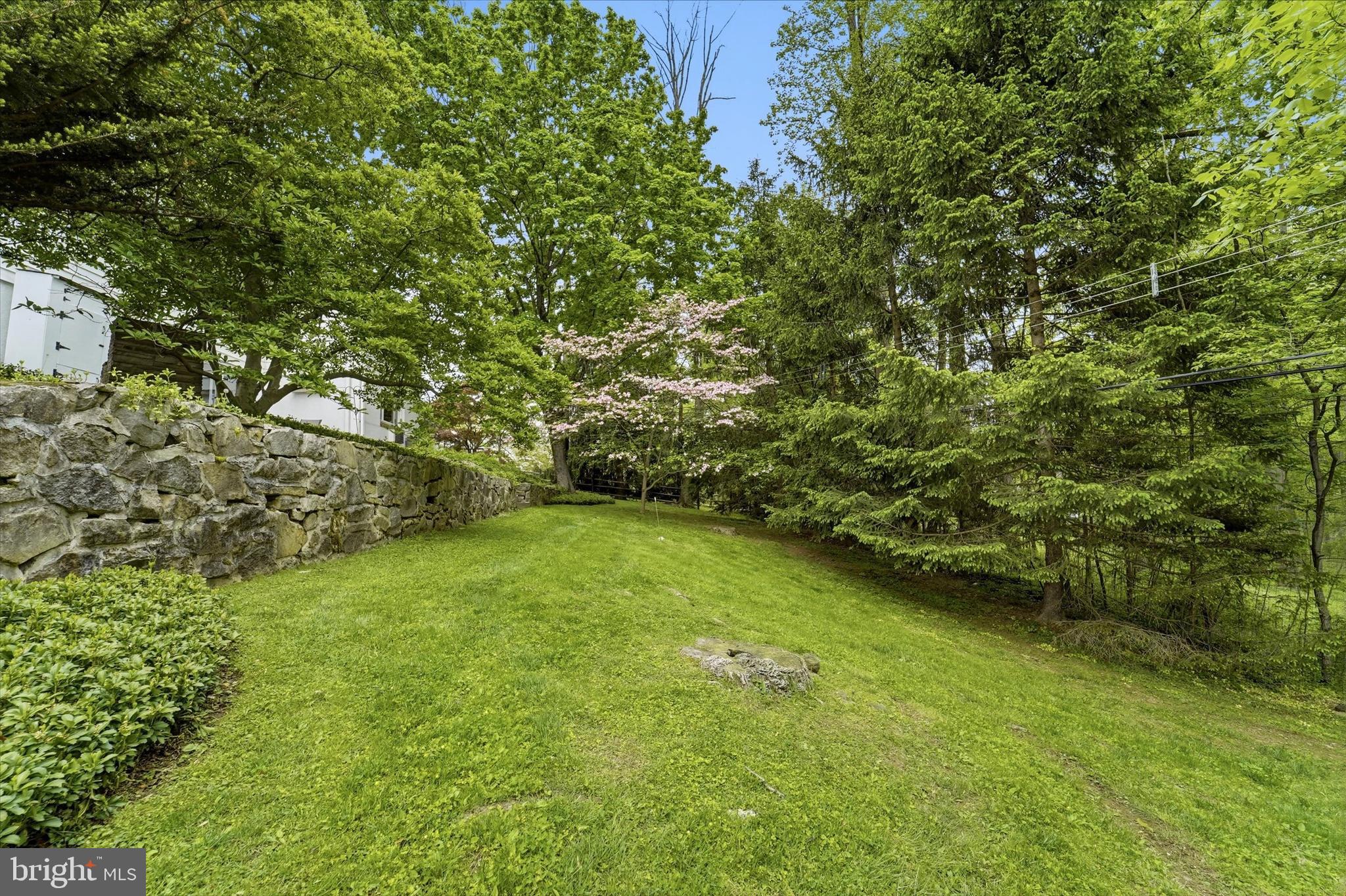 1811 SHARON ROAD
